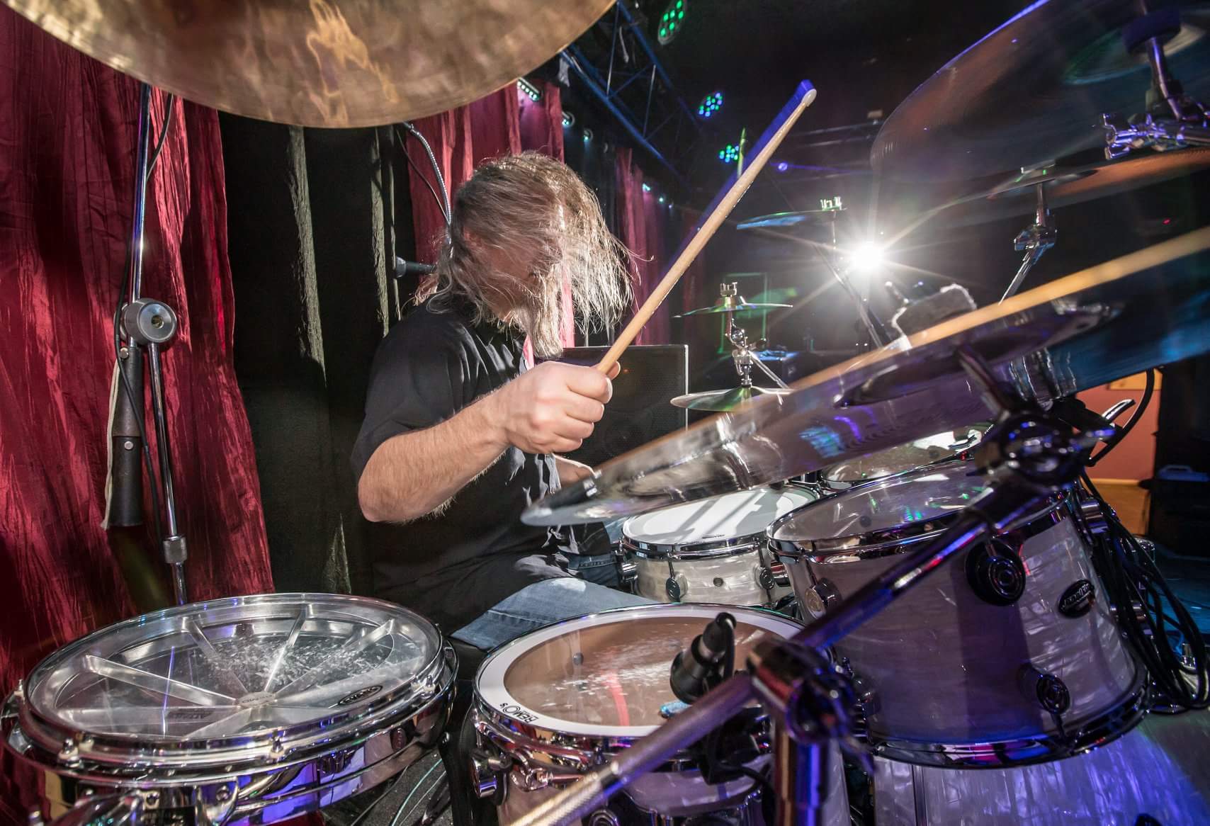 Early days of the singing drummer