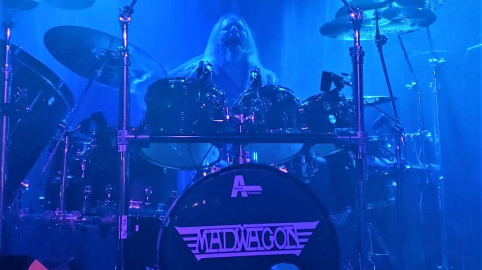 The Singing Drummer at Dante's with Madwagon